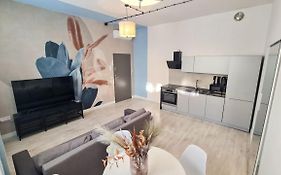 Apartment Quiet Street 11, 3E